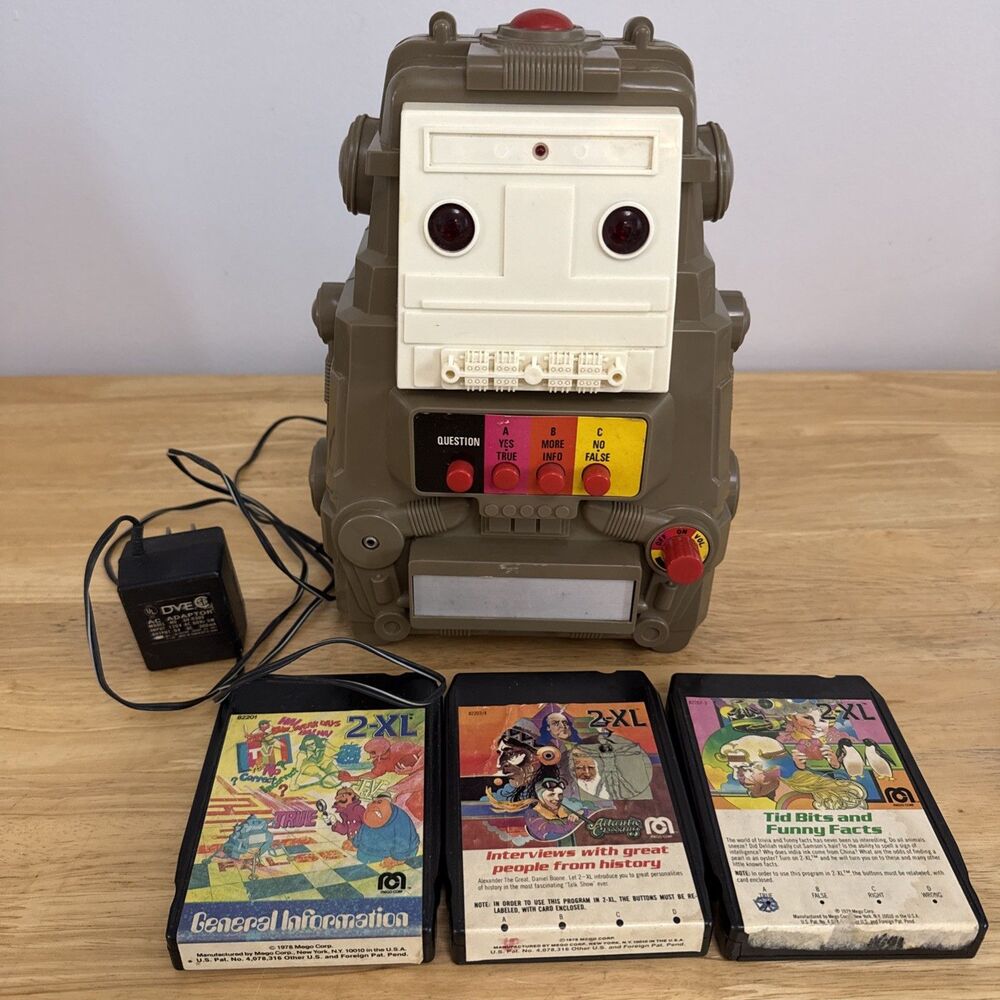Vintage 1970's Type 2 Mego 2 XL Talking Robot With 3 8 Track Tapes Works